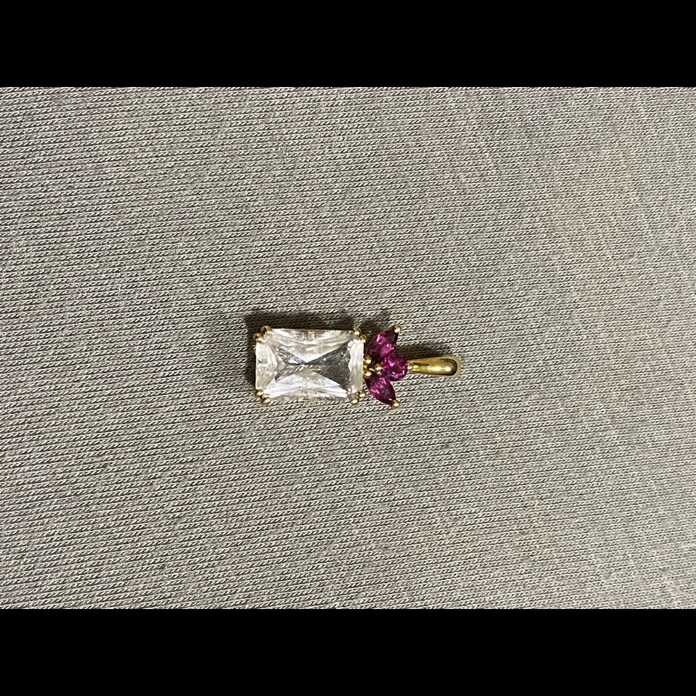 Necklace diamond pendant with purple